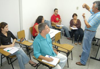 Professor de Física: precisa-se